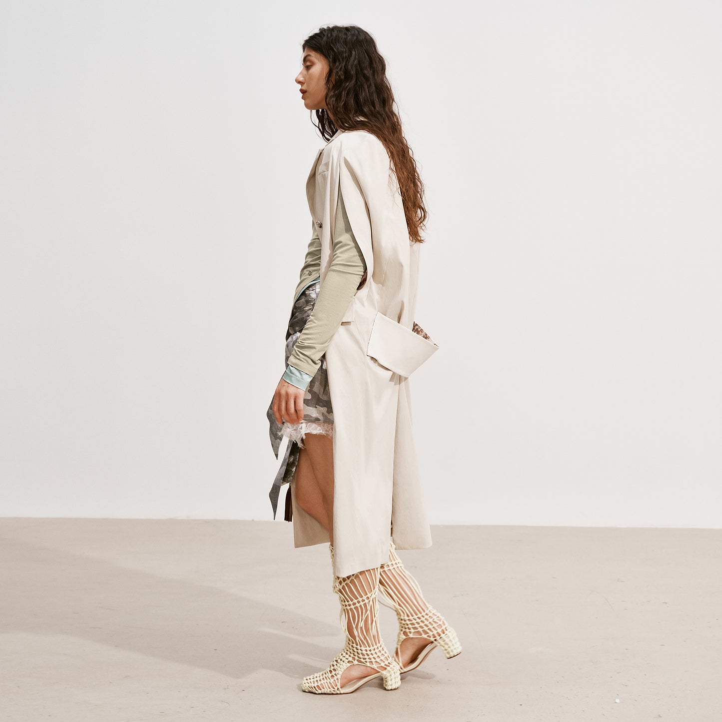 Medium Well Sleeveless Trench Coat