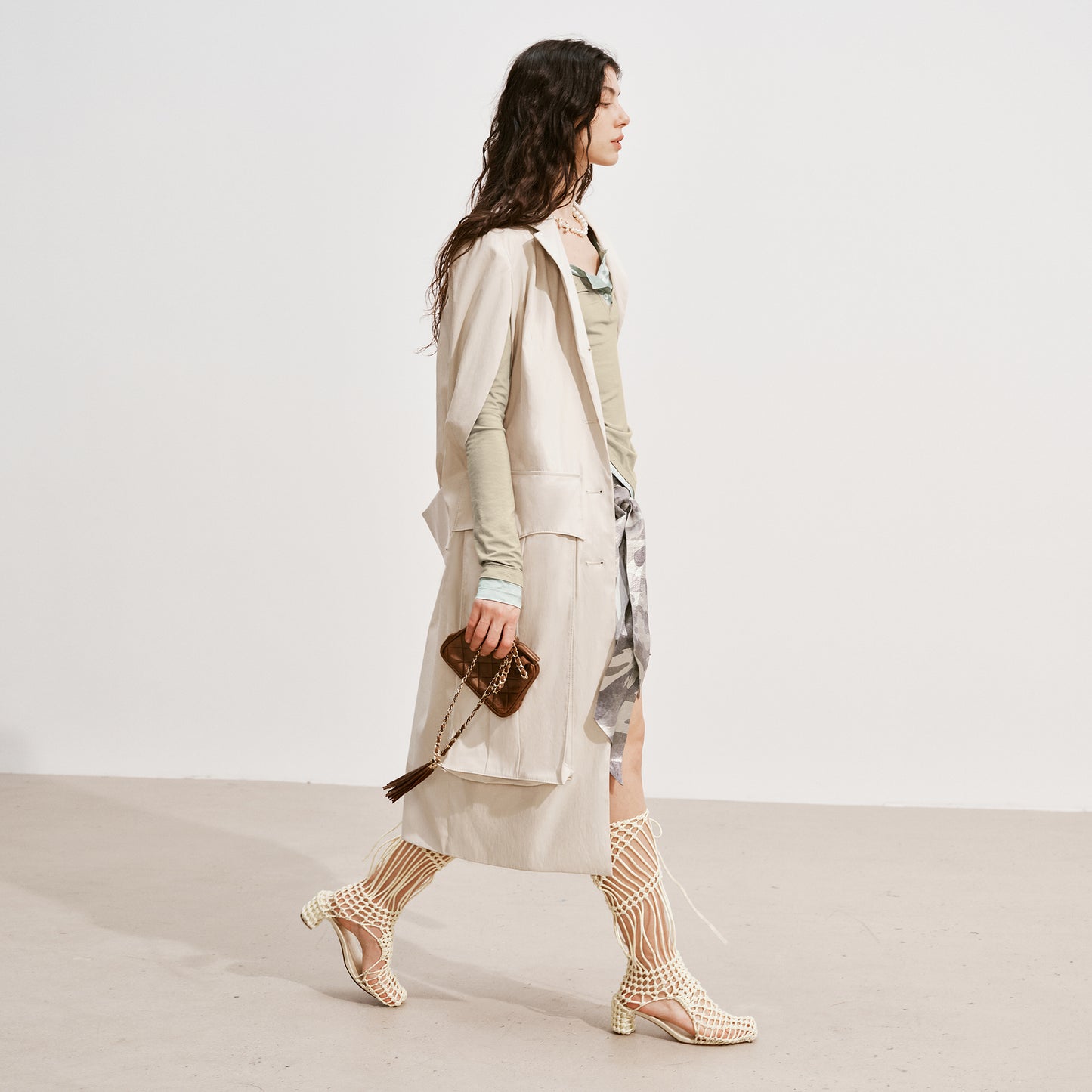 Medium Well Sleeveless Trench Coat