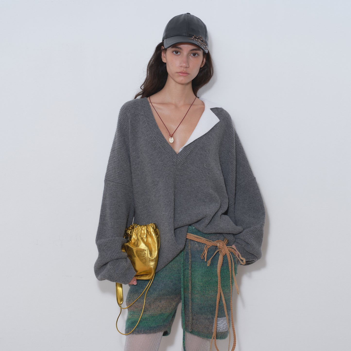 Medium Well Oversize V-neck Sweater