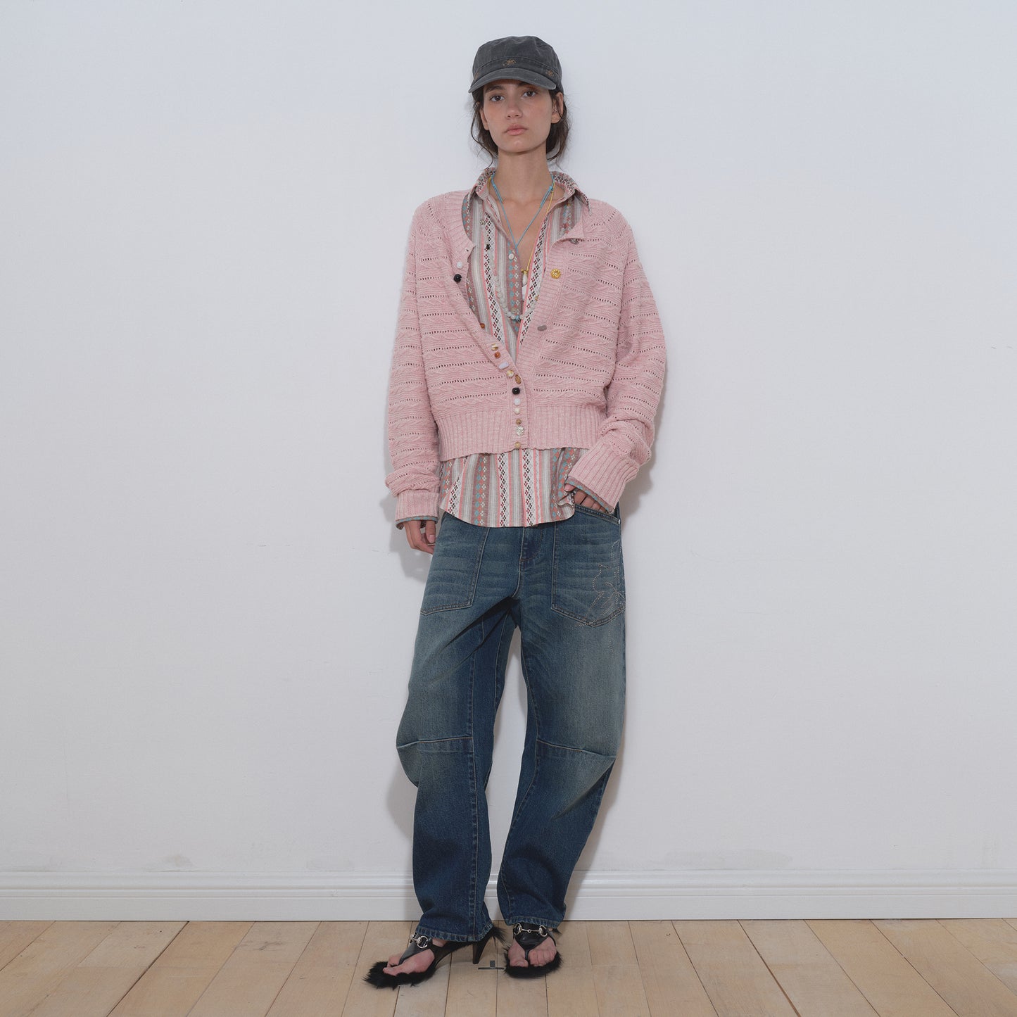 Medium Well Wavy Taxture Cardigan
