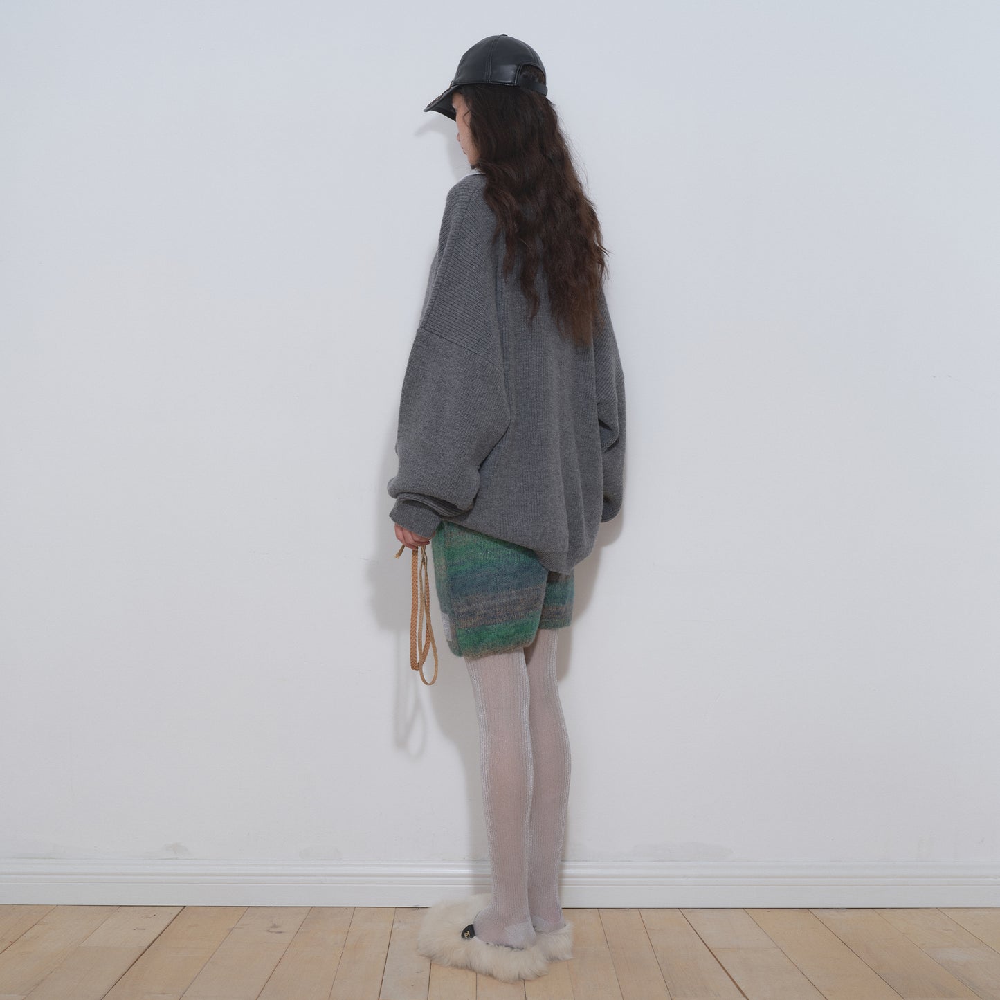 Medium Well Oversize V-neck Sweater
