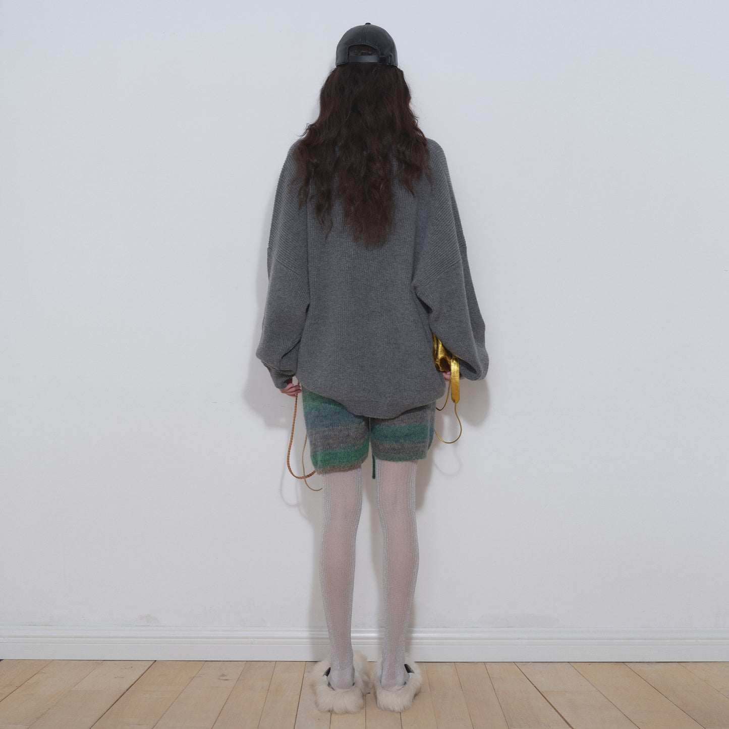 Medium Well Oversize V-neck Sweater